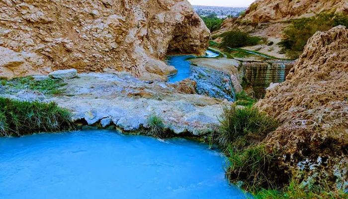 چشمه آب گرم گنو از جاهای دیدنی بندرعباس