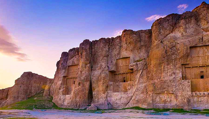 نقش رستم در لیست جاهای دیدنی شیراز