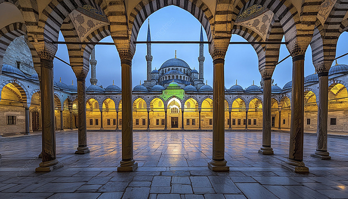 حیاط و شبستان مسجد آبی استانبول