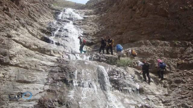 آبشار روستای برگ جهان